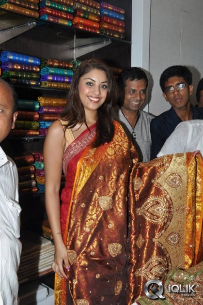 Richa-Gangopadhyay-Launches-Priyanka-Showroom